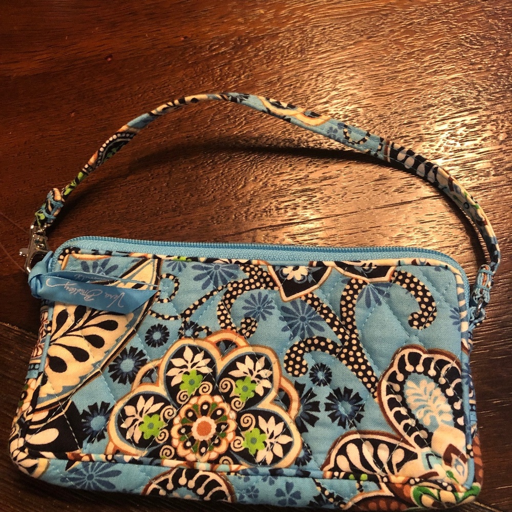 Vera Bradley retired pattern wristlet